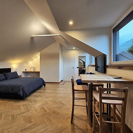 Residenza Laurum マンデッロ・デル・ラーリオ エクステリア 写真