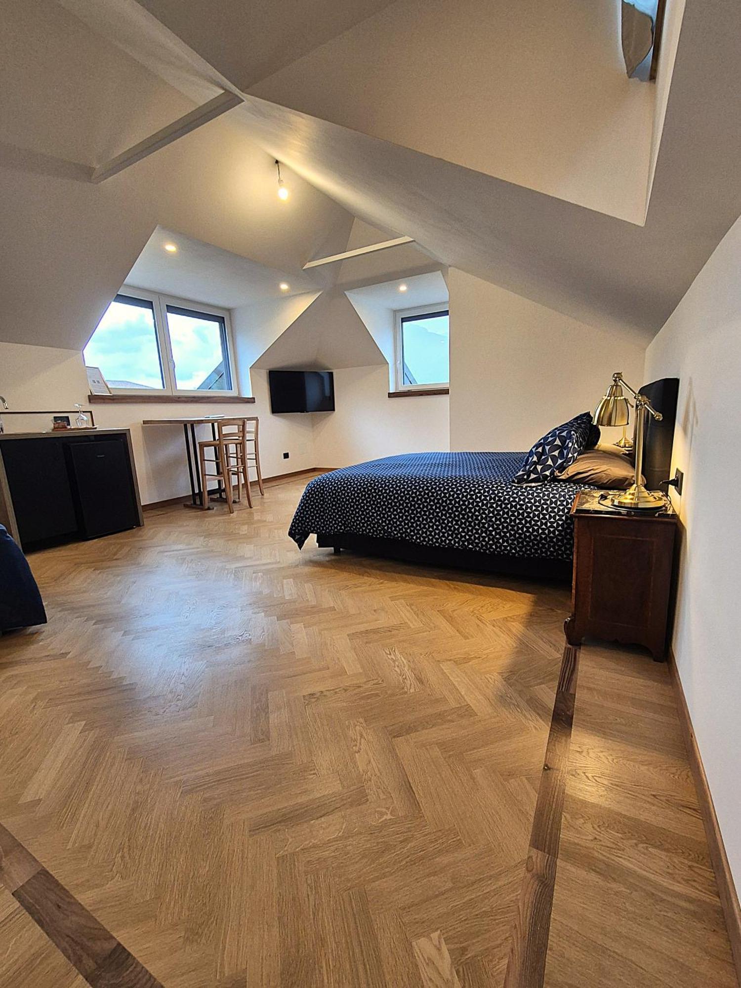 Residenza Laurum マンデッロ・デル・ラーリオ エクステリア 写真